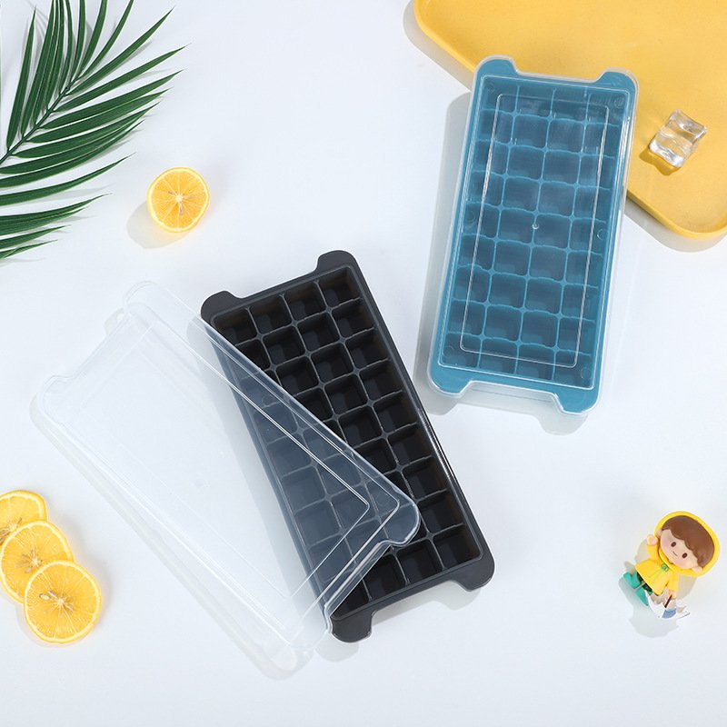 Open, lidded, fruit-shaped, and puree tray formats